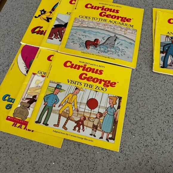 Lot Of 8 Vintage curious George Books Paperback Monkey Kids Gift Collectible - Picture 4 of 5